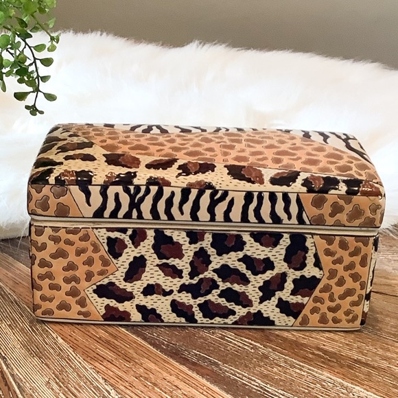 VINTAGE CERAMIC ANIMAL PRINT BOX
